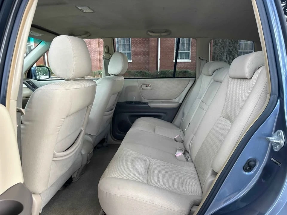 2004 Toyota Highlander - Image 9 of 17