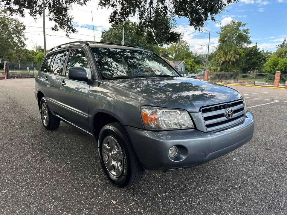 2004 Toyota Highlander - Image 8 of 17