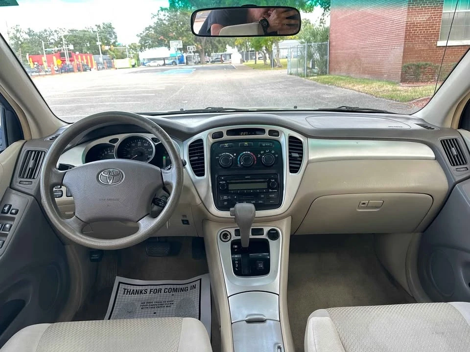 2004 Toyota Highlander - Image 10 of 17