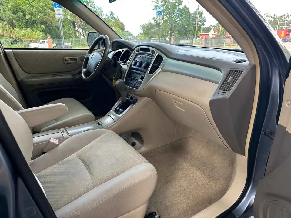 2004 Toyota Highlander - Image 16 of 17