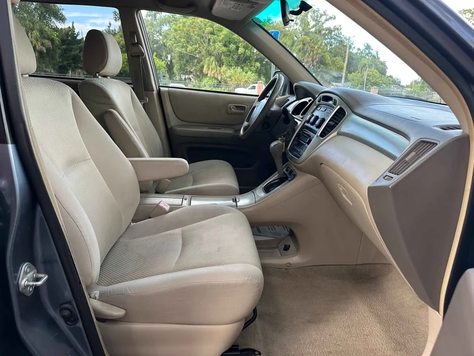 2004 Toyota Highlander - Image 15 of 17