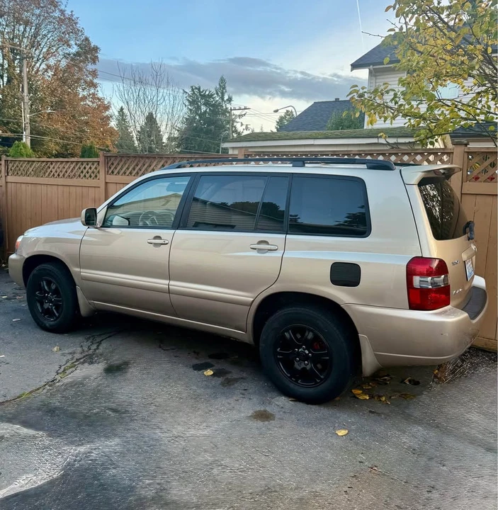2004 Toyota Highlander - Image 2 of 3