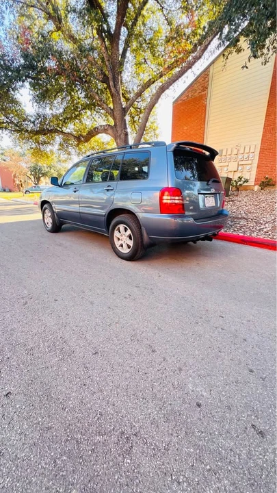 2004 Toyota Highlander - Image 8 of 18