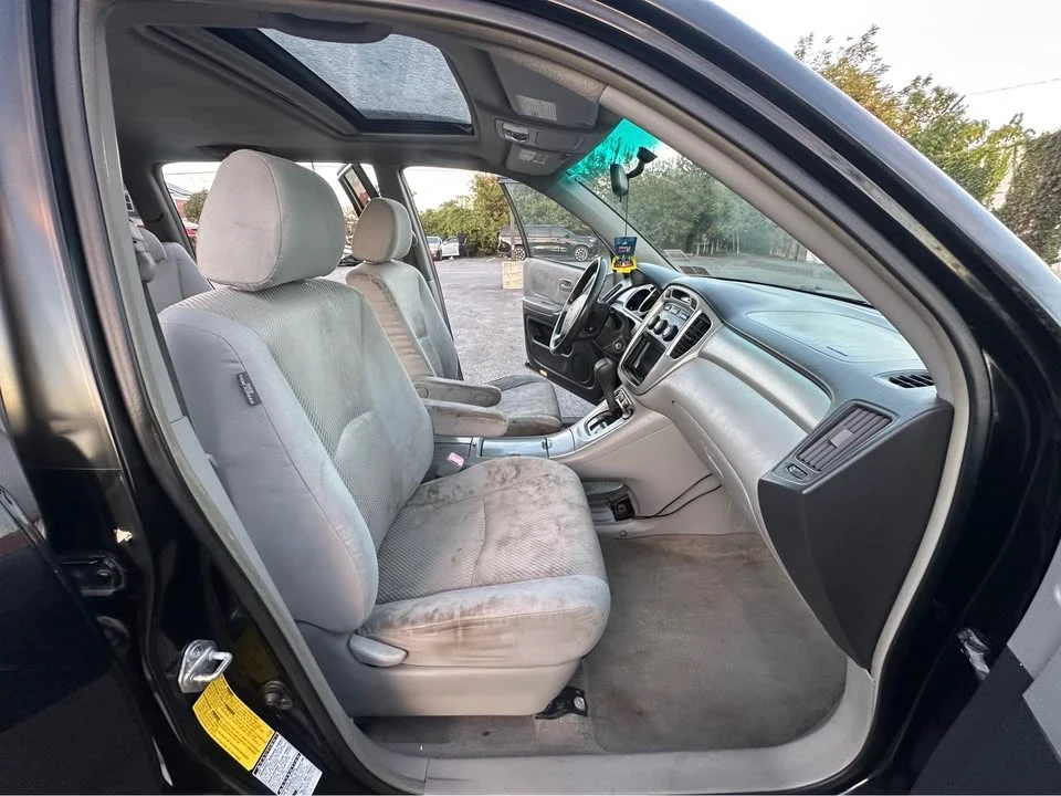 2004 Toyota Highlander - Image 9 of 11