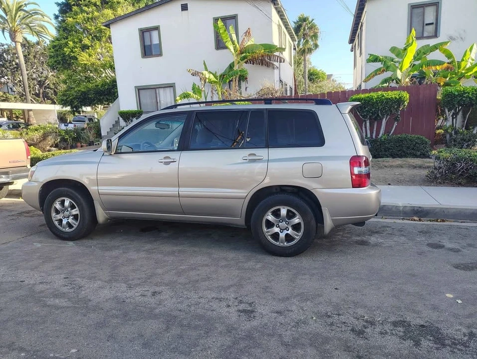 2004 Toyota Highlander - Image 6 of 7