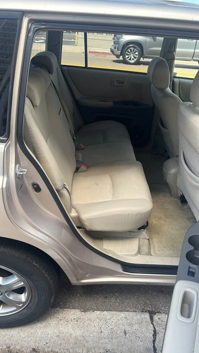 2004 Toyota Highlander - Image 10 of 16