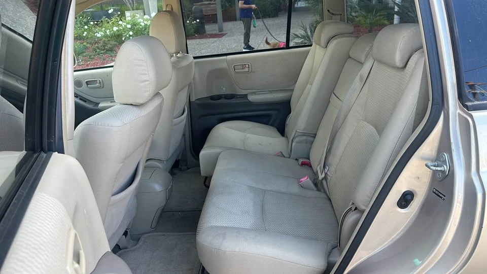 2004 Toyota Highlander - Image 8 of 16