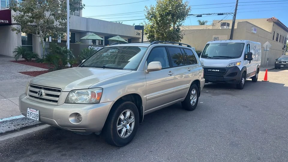 2004 Toyota Highlander - Image 2 of 16