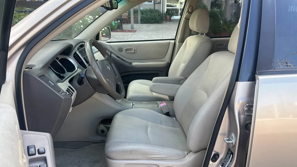 2004 Toyota Highlander - Image 7 of 16