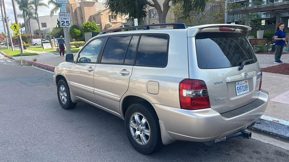 2004 Toyota Highlander - Image 4 of 16
