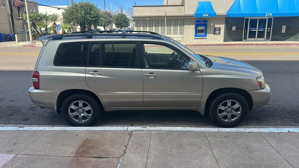 2004 Toyota Highlander - Image 3 of 16