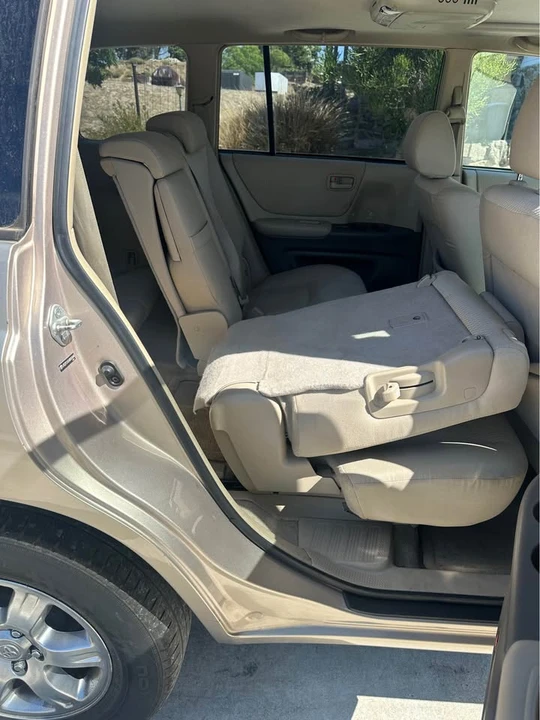 2004 Toyota Highlander - Image 15 of 16