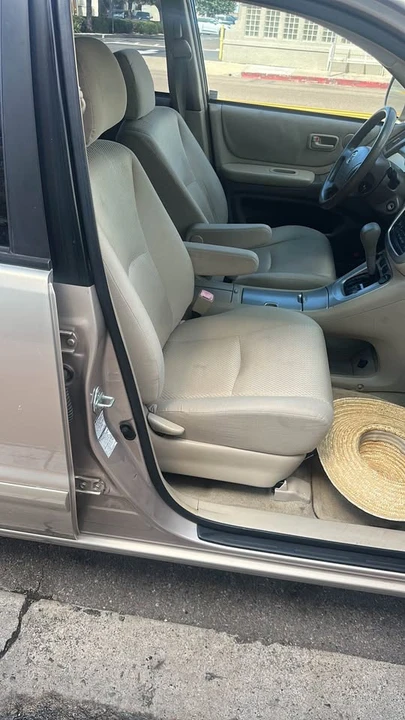 2004 Toyota Highlander - Image 9 of 16