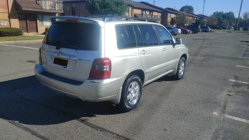 2004 Toyota Highlander - Image 13 of 14