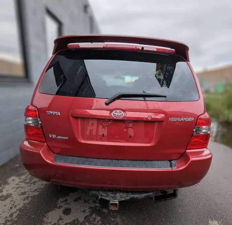 2004 Toyota Highlander - Image 2 of 2