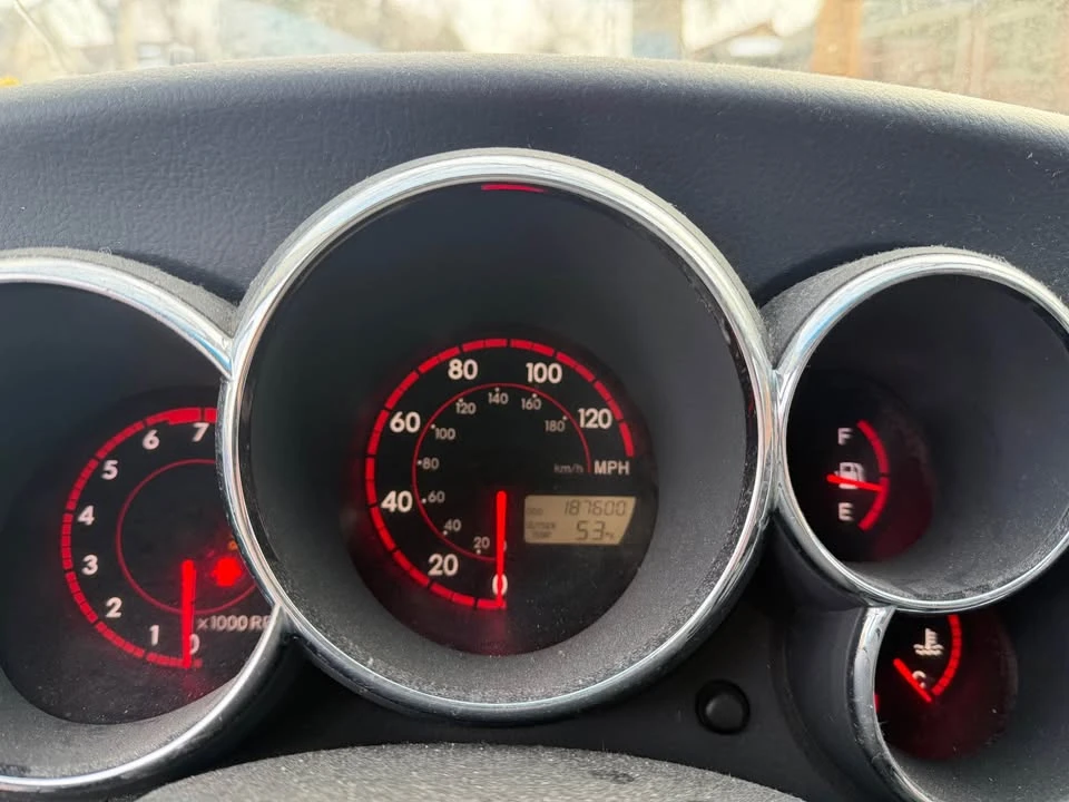 2004 Toyota Matrix 1st Gen - Image 9 of 14