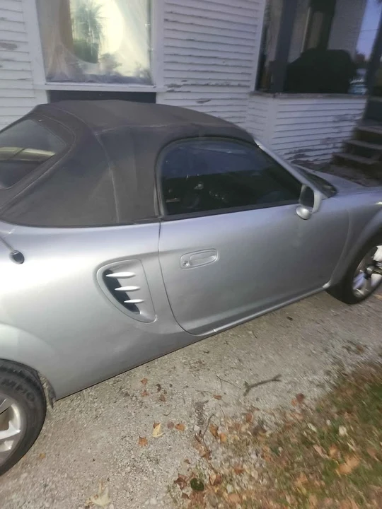 2004 Toyota MR2 Spyder/MR-S - Image 4 of 6