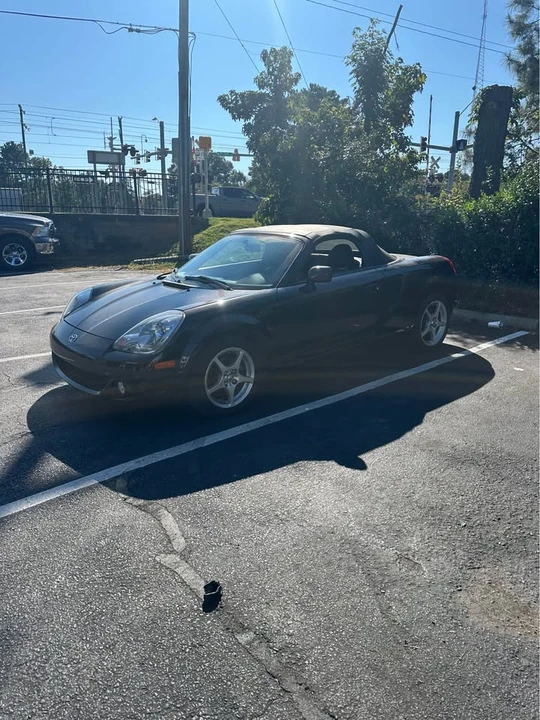 2004 Toyota MR2 Spyder/MR-S - Image 2 of 7