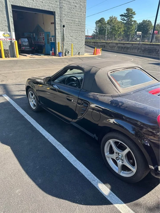 2004 Toyota MR2 Spyder/MR-S - Image 5 of 7