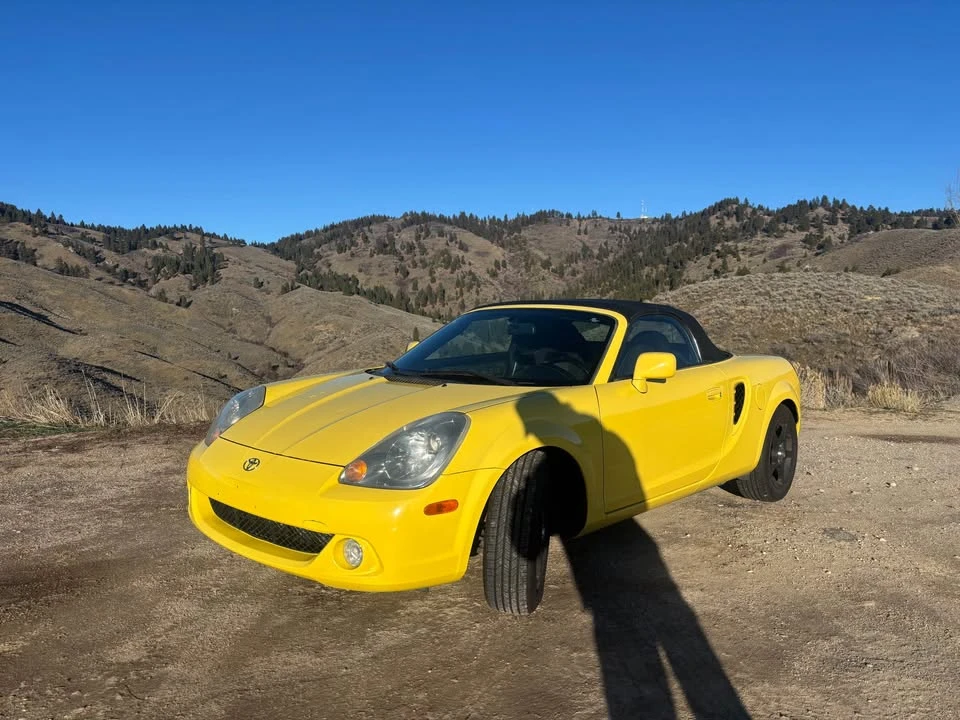 2004 Toyota MR2 Spyder/MR-S - Image 2 of 8