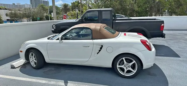 2004 Toyota MR2 Spyder
