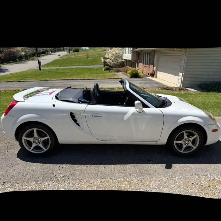 2004 Toyota MR2 Spyder/MR-S - Image 9 of 13