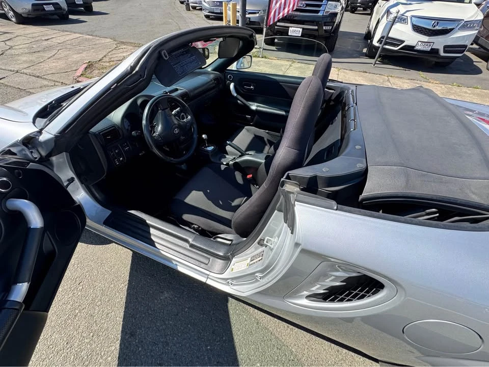 2004 Toyota MR2 Spyder/MR-S - Image 19 of 20