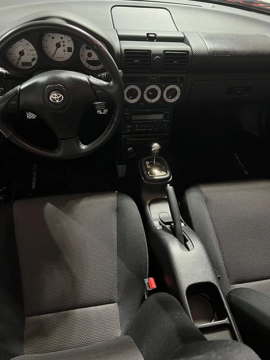 2004 Toyota MR2 Spyder/MR-S - Image 5 of 5