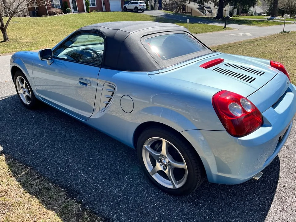 2004 Toyota MR2 Spyder/MR-S - Image 2 of 8