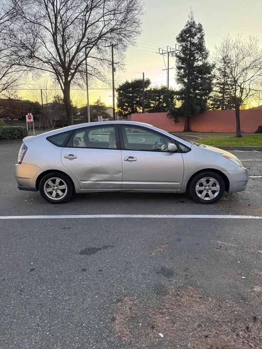 2004 Toyota Prius 2nd Gen - Image 6 of 10