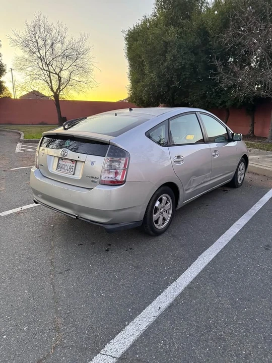 2004 Toyota Prius 2nd Gen - Image 5 of 10