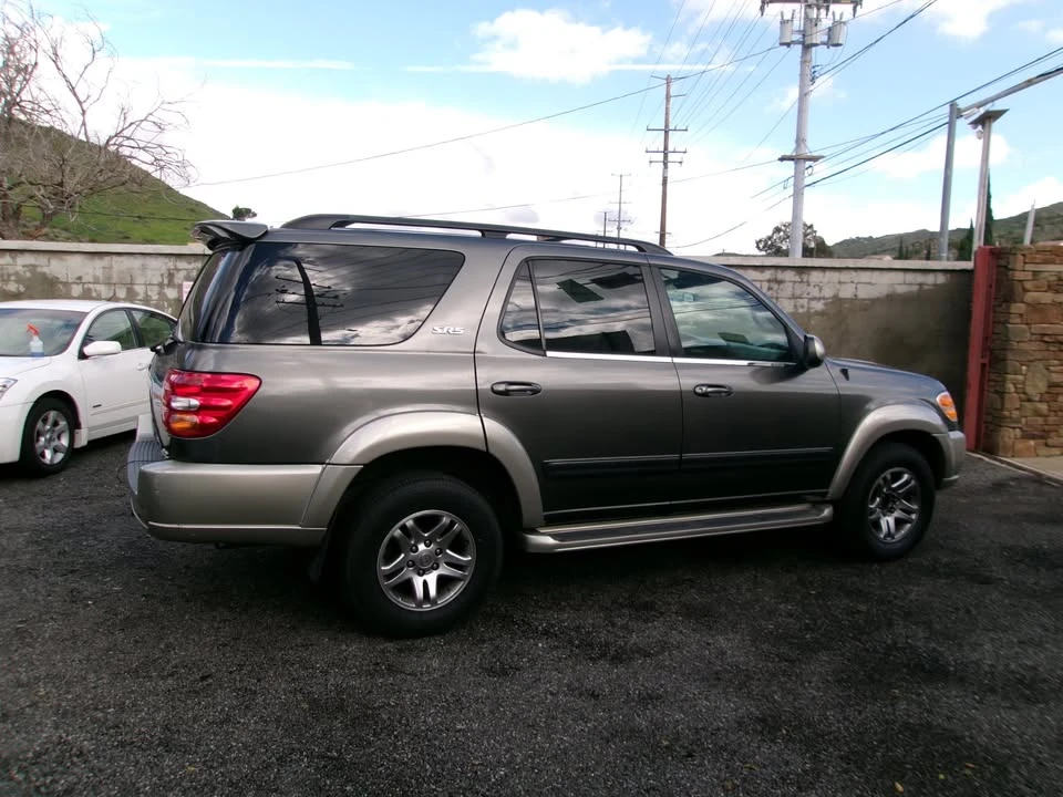 2004 Toyota Sequoia 1st Gen - Image 9 of 20