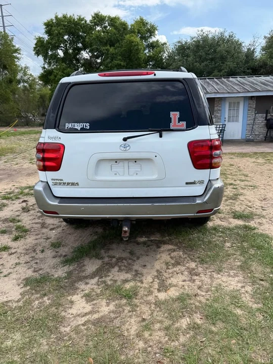 2004 Toyota Sequoia 1st Gen - Image 4 of 11