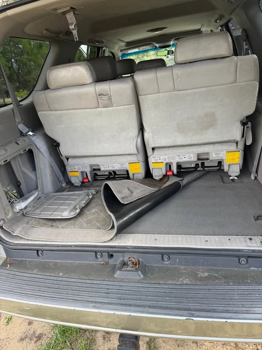 2004 Toyota Sequoia 1st Gen - Image 5 of 11