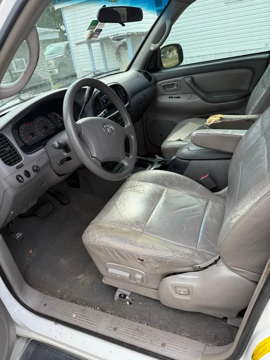 2004 Toyota Sequoia 1st Gen - Image 7 of 11