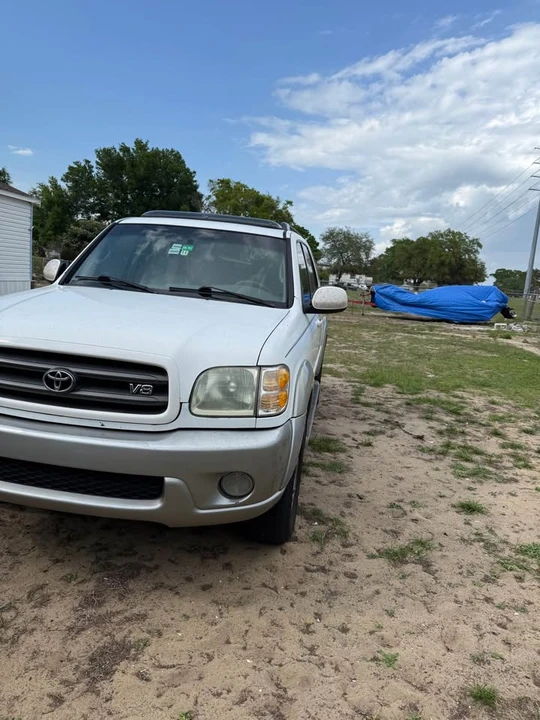 2004 Toyota Sequoia 1st Gen - Image 9 of 11