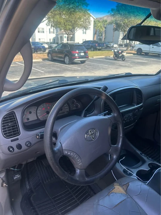 2004 Toyota Sequoia 1st Gen - Image 5 of 8