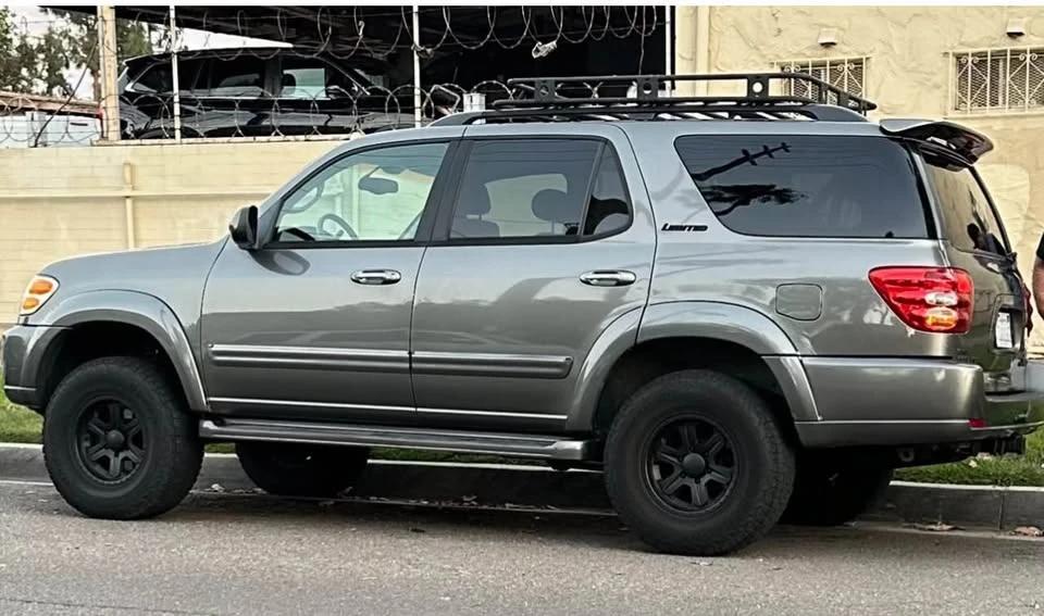 2004 Toyota Sequoia 1st Gen - Image 8 of 13
