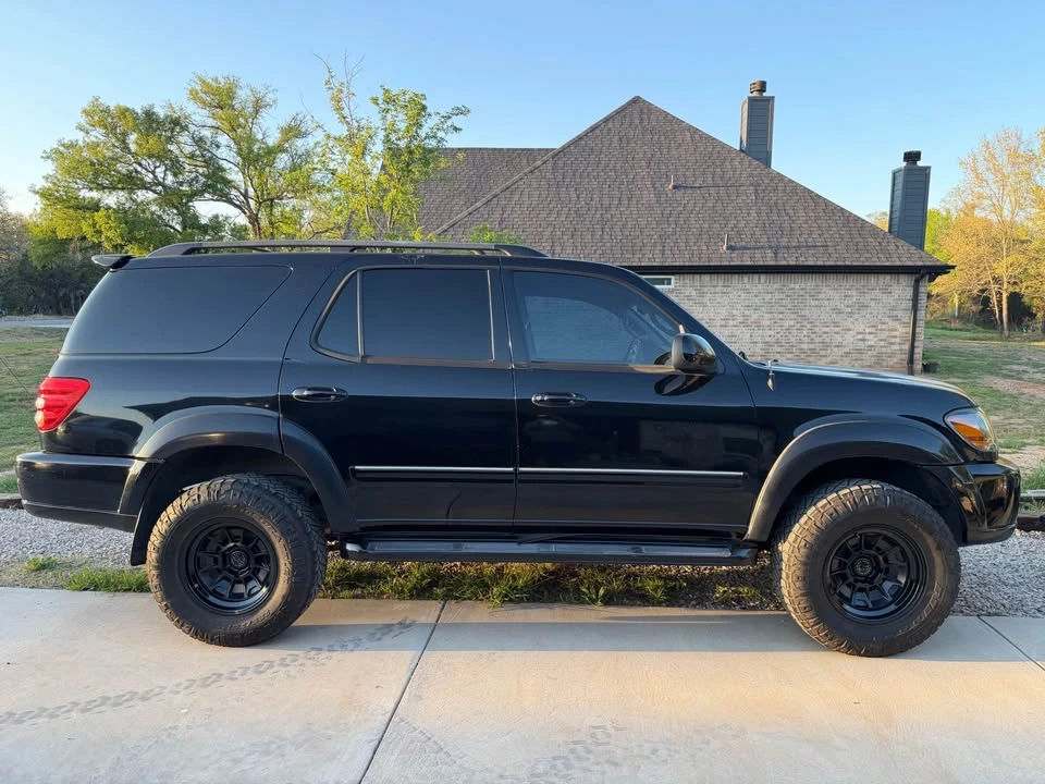 2004 Toyota Sequoia 1st Gen - Image 2 of 10