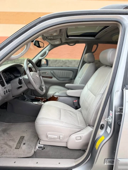 2004 Toyota Sequoia 1st Gen - Image 9 of 20