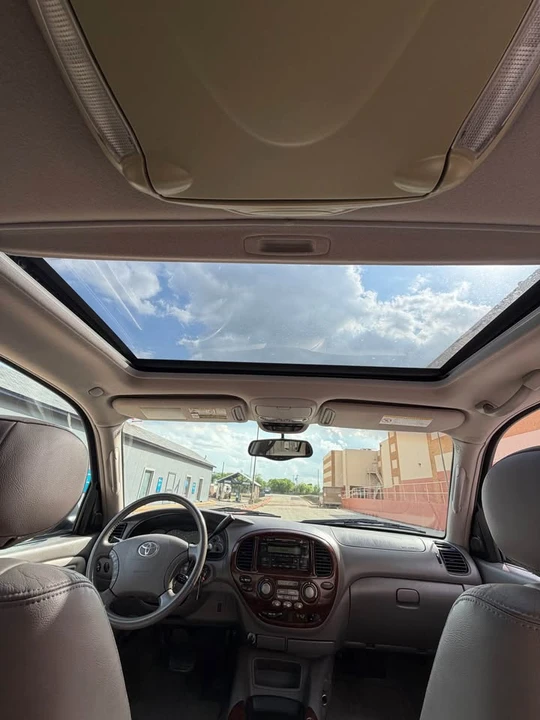 2004 Toyota Sequoia 1st Gen - Image 17 of 20