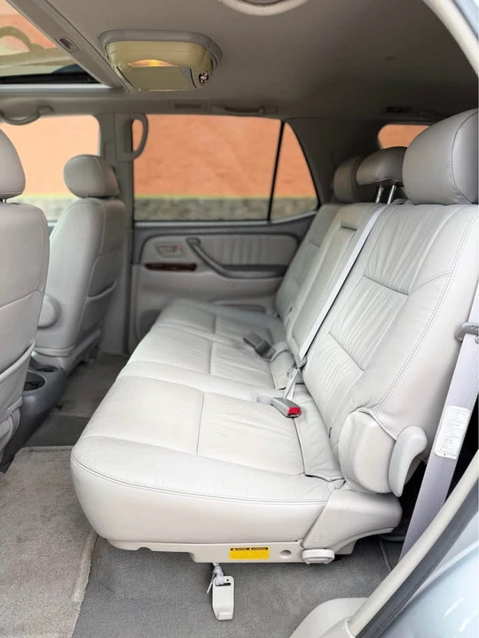 2004 Toyota Sequoia 1st Gen - Image 12 of 20