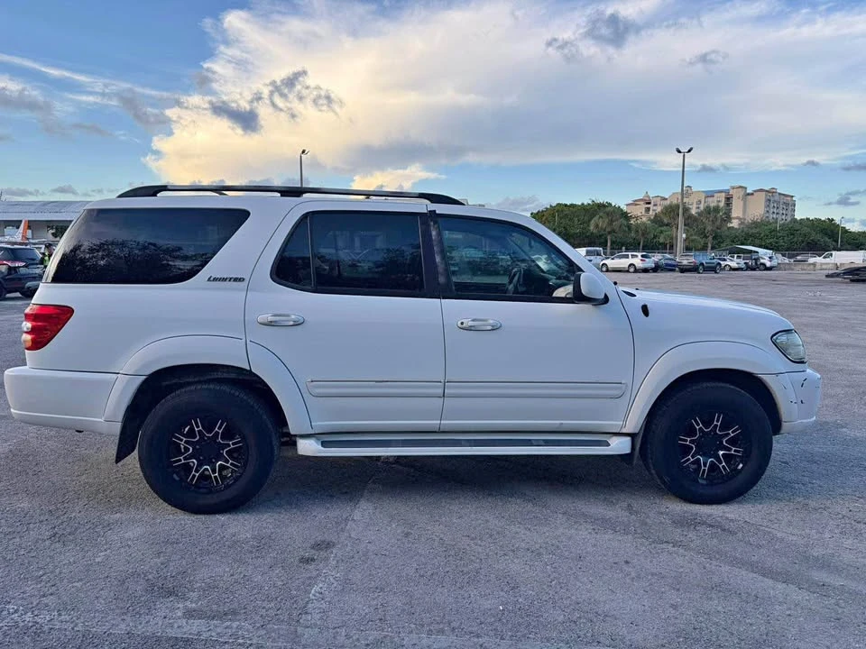 2004 Toyota Sequoia 1st Gen - Image 2 of 13
