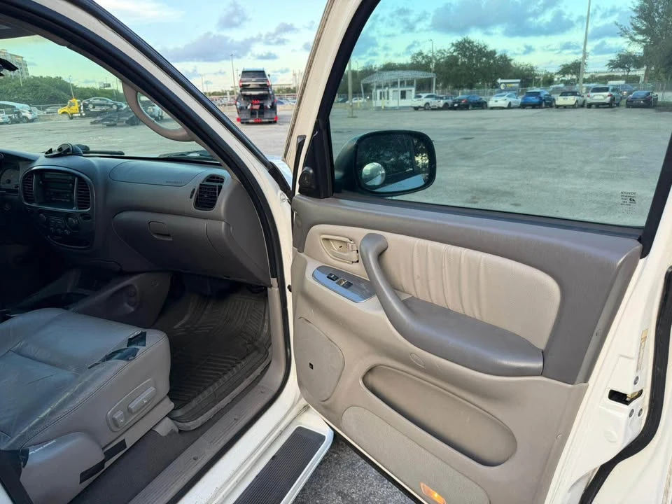 2004 Toyota Sequoia 1st Gen - Image 4 of 13
