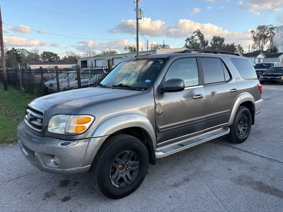 2004 Toyota Sequoia 1st Gen - Image 2 of 8