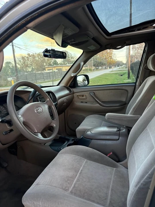 2004 Toyota Sequoia 1st Gen - Image 6 of 8