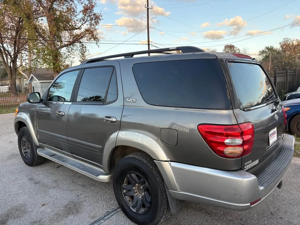 2004 Toyota Sequoia 1st Gen - Image 3 of 8