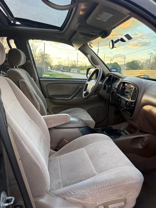2004 Toyota Sequoia 1st Gen - Image 5 of 8