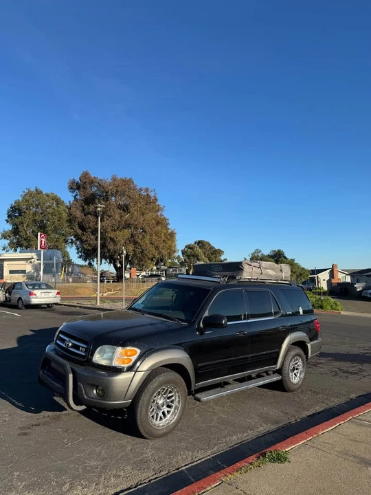 2004 Toyota Sequoia 1st Gen - Image 3 of 10