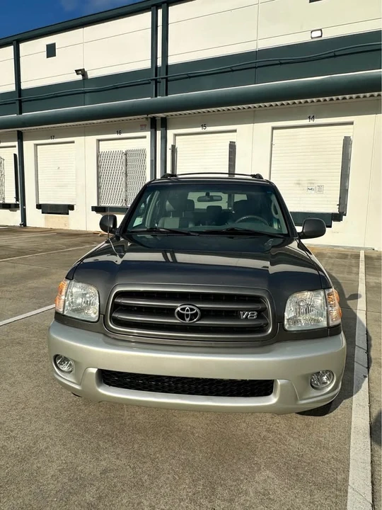 2004 Toyota Sequoia 1st Gen - Image 5 of 19